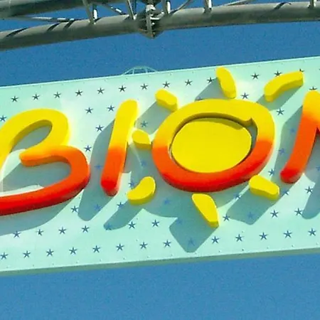 Bright 150 Meters From The - Beahost Apartment *