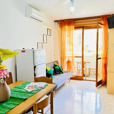 Apartment Bright 150 Meters From The - Beahost *